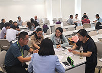 Participants of the programme have group discussions focusing on basic and clinical research